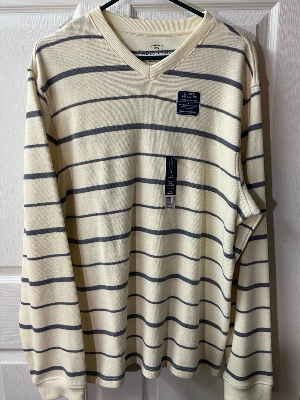 Faded Glory Cream V‑Neck Sweater with Gray Stripes LG NWT